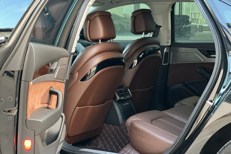 奥迪A8 2017款 A8L 45 TFSI quattro舒适型中控内饰7002