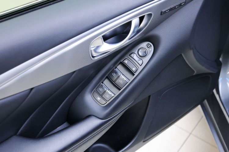 英菲尼迪Q50 2014款 3.7L 豪华运动版中控内饰7002