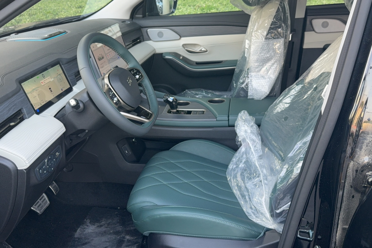 捷途X90 C-DM 2025款 精英版 7座中控内饰7004