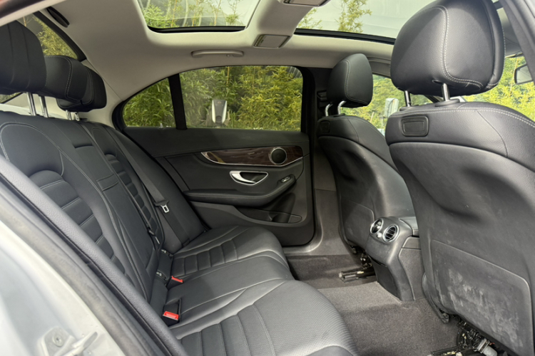 奔驰C级 2016款 C 200 L中控内饰7004