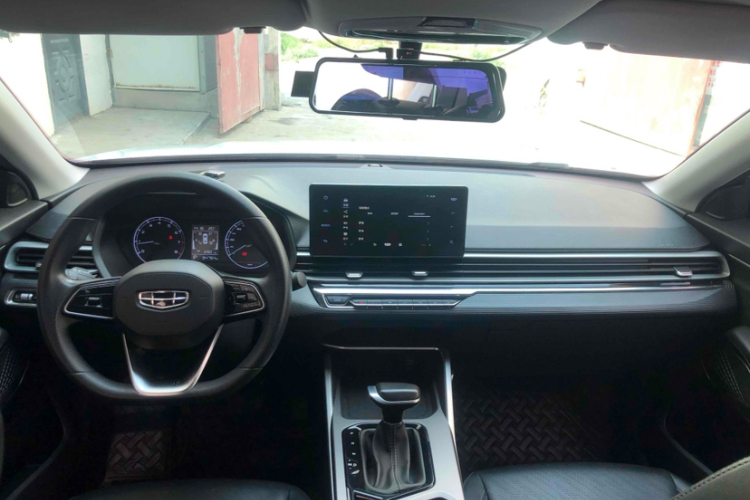 吉利汽车 帝豪 2023款 第4代冠军版 1.5L CVT豪华型中控内饰7001