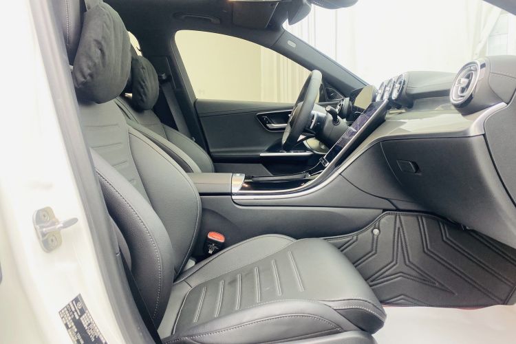 奔驰C级 2024款 C 260 L 皓夜运动版中控内饰7009