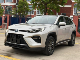丰田 威兰达 2023款 双擎 2.5L E-CVT四驱尊贵版