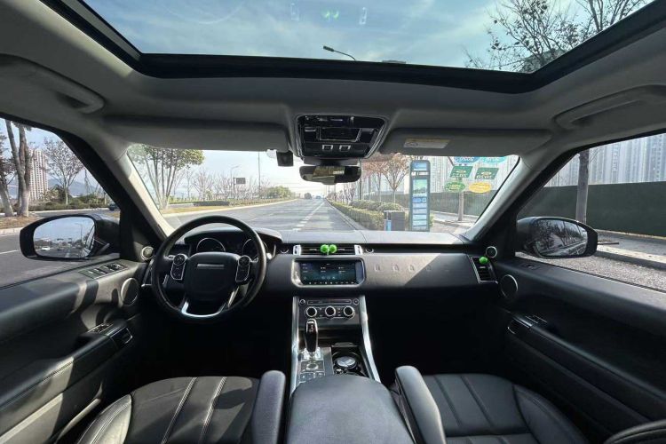 路虎 揽胜运动版 2017款 3.0 SC V6 SE中控内饰7004