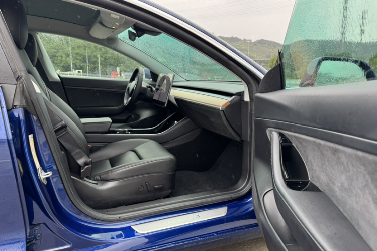 特斯拉 Model 3 2019款 标准续航后驱升级版中控内饰7011