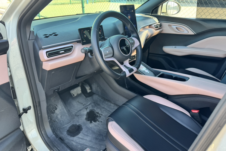 比亚迪 海鸥 2024款 荣耀版 305km 自由版中控内饰7003