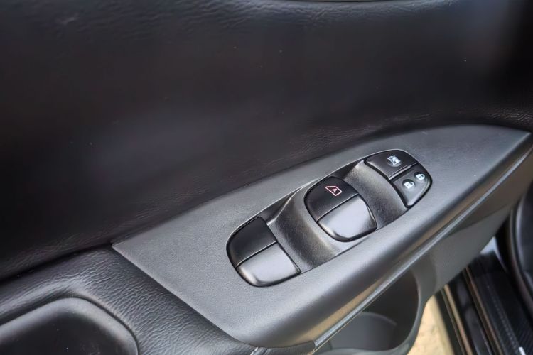 日产 轩逸 2016款 1.6XL  CVT尊享版中控内饰7004