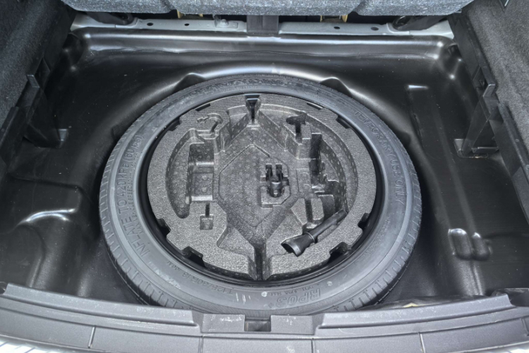 领克05 2022款 2.0TD 两驱耀Halo中控内饰7009