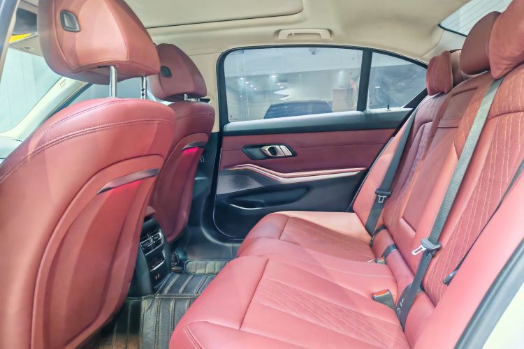 宝马3系 2025款 325Li M运动套装中控内饰7003