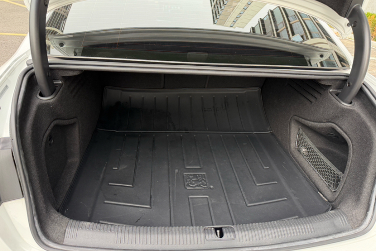 奥迪A4L 2022款 40 TFSI 时尚动感型中控内饰7007