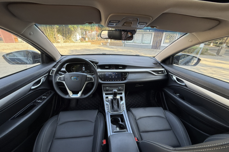 吉利汽车 帝豪 2018款 1.5L CVT向上互联版中控内饰7003