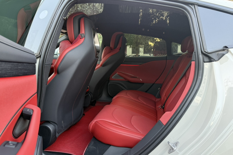 小米汽车 小米SU7 2024款 后驱长续航智驾版中控内饰7001