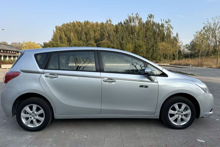 丰田 逸致 2014款 星耀 180E CVT精英版车身外观6003