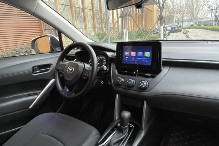 丰田 卡罗拉锐放 2022款 2.0L 先锋版中控内饰7004