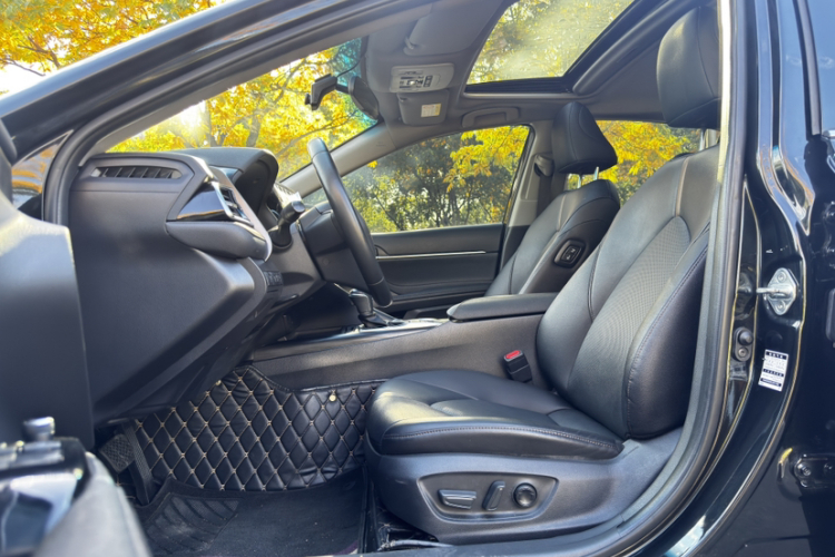 丰田 凯美瑞 2022款 2.0GVP 领先版中控内饰7001