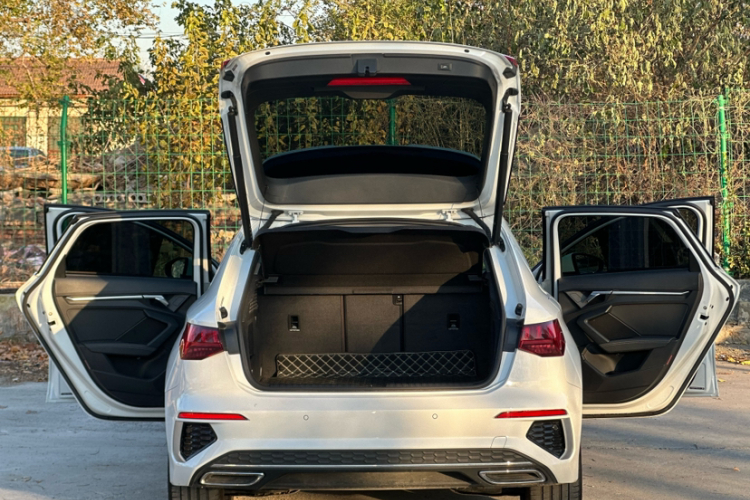 奥迪A3 2023款 改款 Sportback 35 TFSI 时尚运动型中控内饰7006