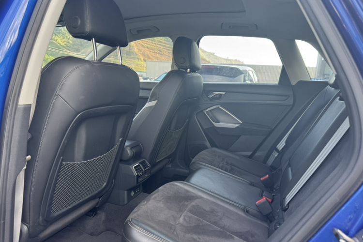 奥迪Q3 2019款 35 TFSI 进取动感型中控内饰7009