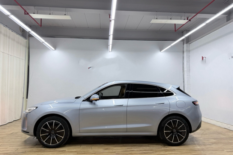 鸿蒙智行 问界M5 2022款 增程四驱旗舰版车身外观6003