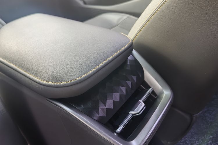 宝骏RC-5 2020款 1.5L 手动智耀豪华型中控内饰7006