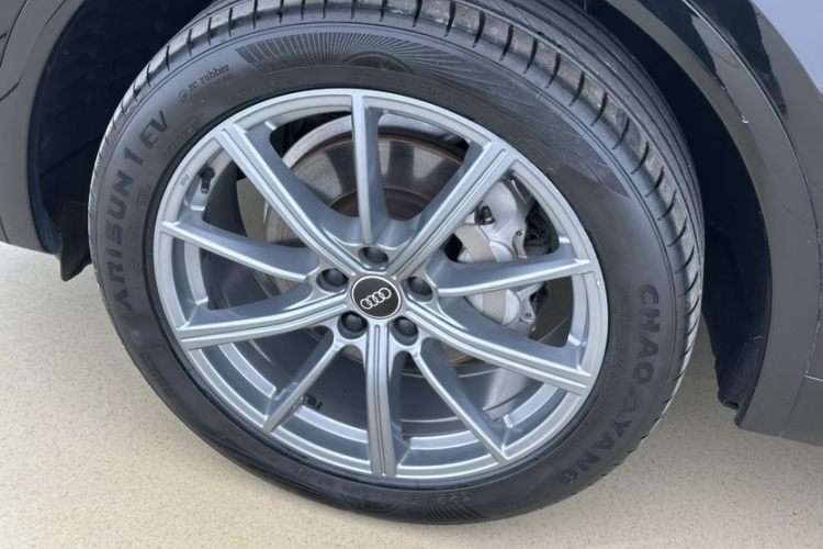 奥迪Q5L 2022款 改款 45T 豪华动感型车身外观6007