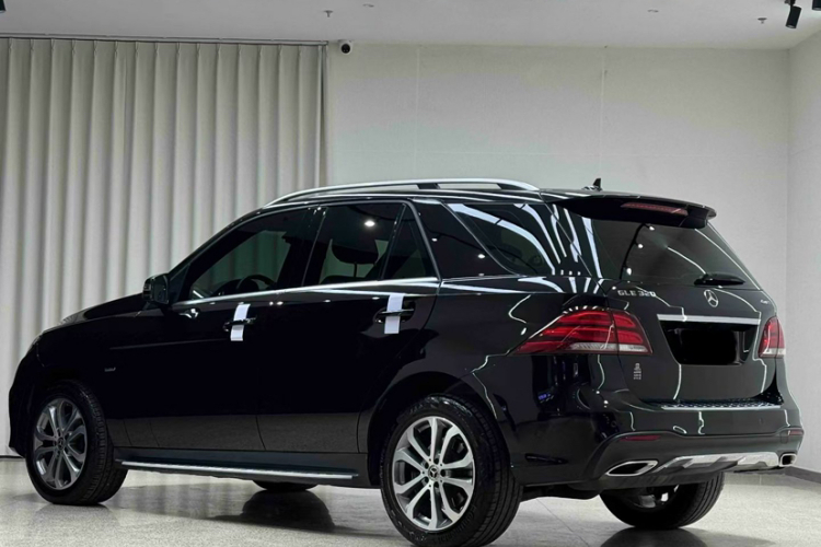 奔驰GLE 2019款 GLE 320 4MATIC 动感型臻藏版车身外观6003