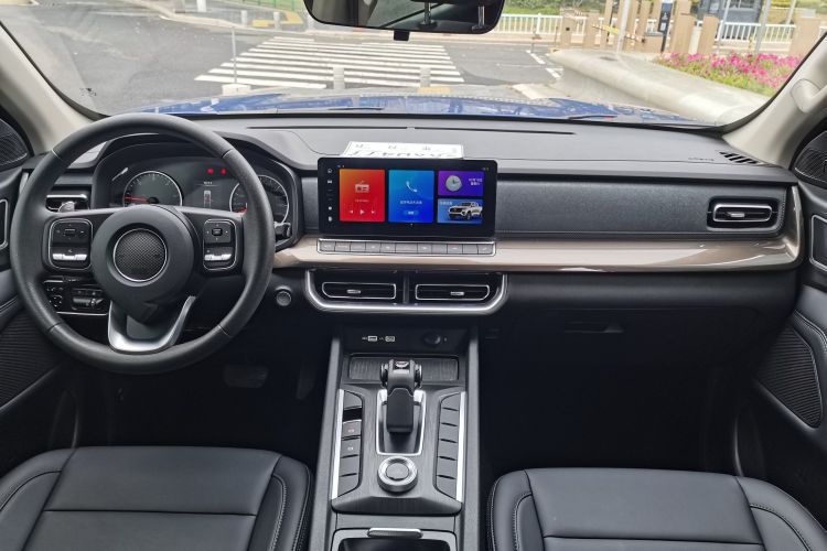 长城 炮 2024款 2.4T商用版自动柴油两驱精英型中控内饰7001