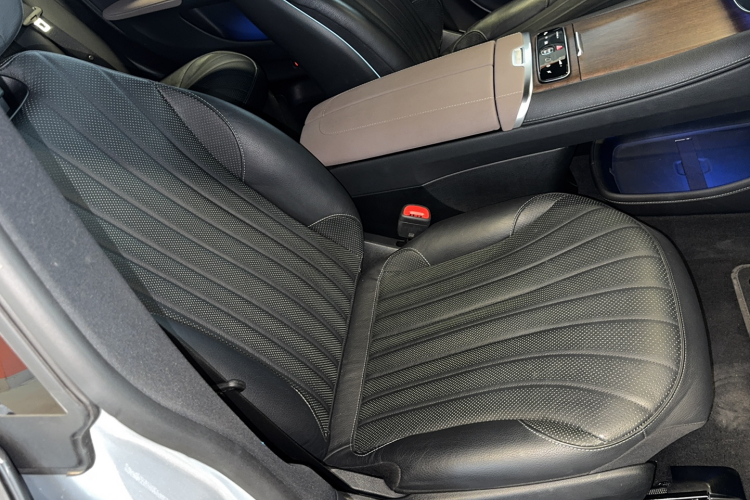 奔驰EQS 2022款 改款 450+ 先锋版局部细节41