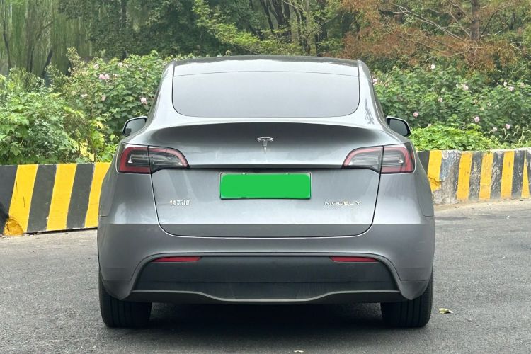 特斯拉 Model Y 2024款 后轮驱动版车身外观6007