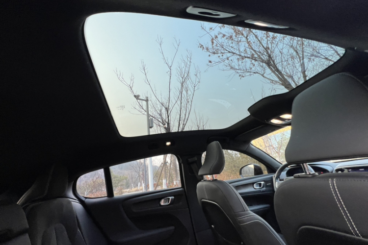 沃尔沃C40 2022款 长续航版 PRO中控内饰7008