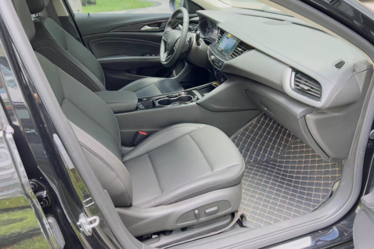 别克 君威 2024款 25T 超享版中控内饰7004