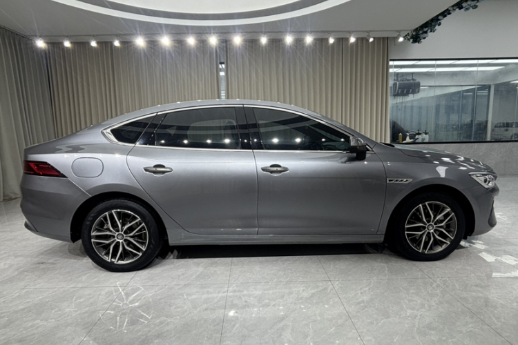 比亚迪 秦PLUS 2021款 EV 500KM 豪华型车身外观6003