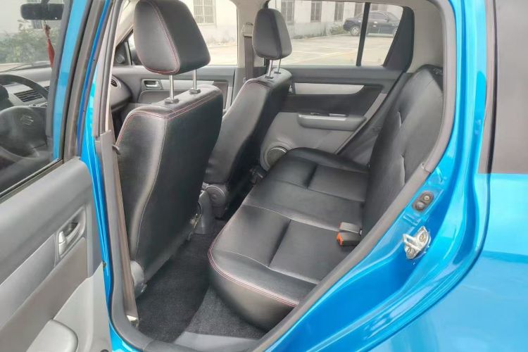 铃木 雨燕 2015款 1.5L 自动限定版中控内饰7004