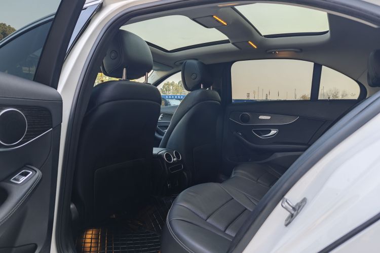 奔驰C级 2021款 C 260 L 运动版中控内饰7005