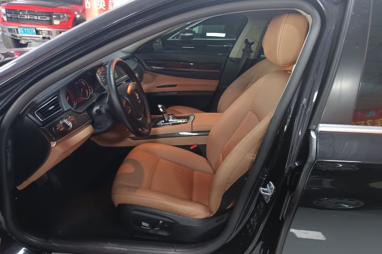 宝马7系 2013款 730Li 领先型中控内饰7002