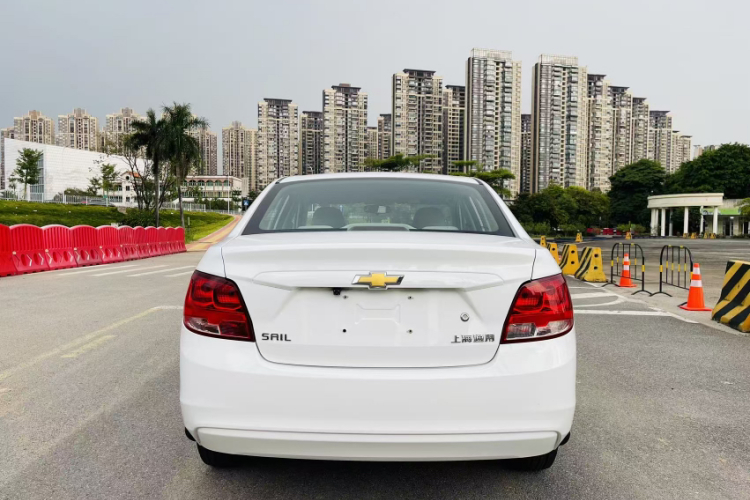 雪佛兰 2015款 赛欧3 1.3L 手动理想版车身外观6010