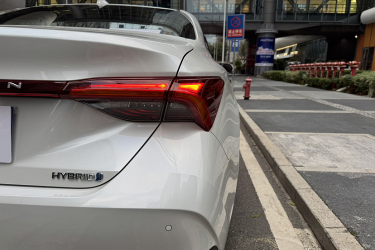 丰田 亚洲龙 2023款 双擎 2.5L 豪华版车身外观6003