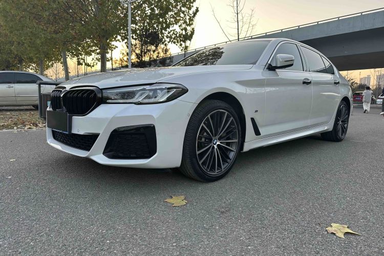 宝马5系 2022款 改款 530Li 领先型 M运动套装车身外观6004