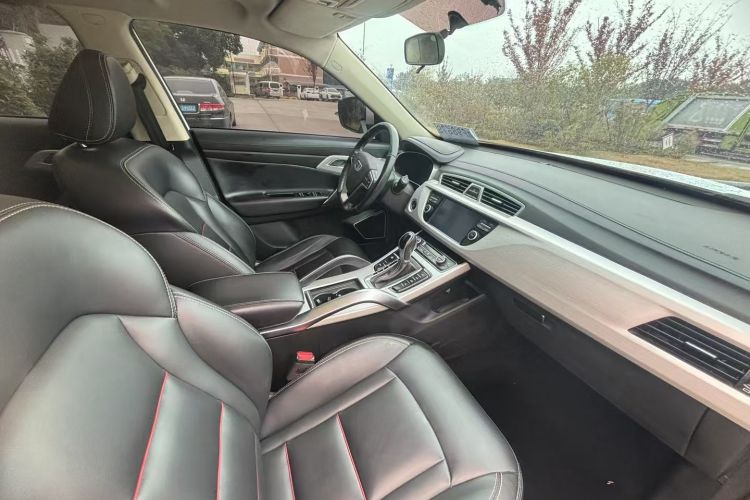 吉利汽车 博越 2018款 1.8TD 自动两驱智联型4G互联版中控内饰7004