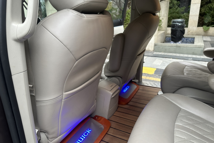 别克GL8 2021款 陆上公务舱 652T 舒适型局部细节9007