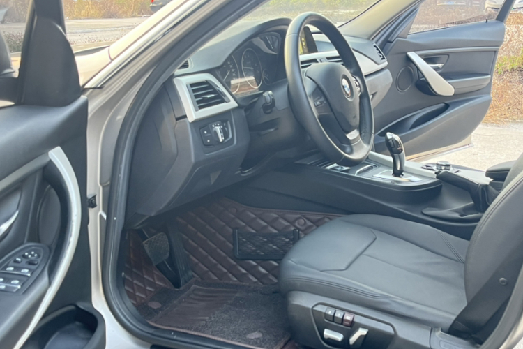 宝马3系 2016款 320Li 时尚型局部细节19