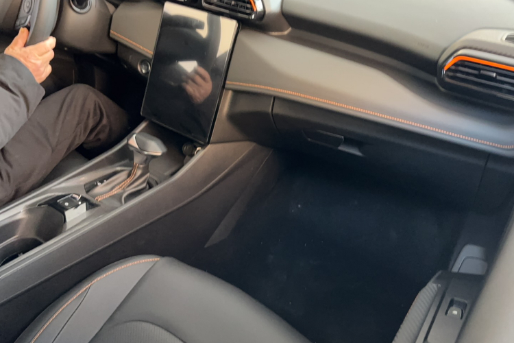 东风风神 奕炫 2024款 1.5L 自动劲速版中控内饰7002