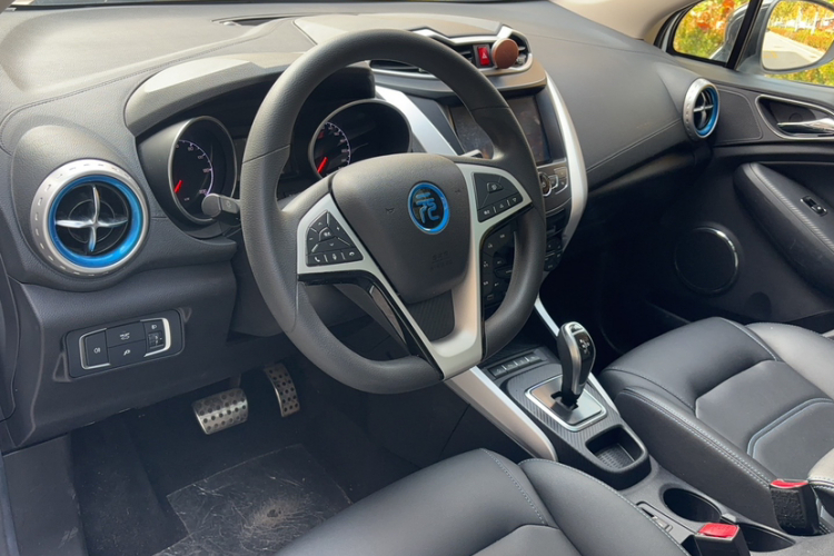 比亚迪 元新能源 2018款 EV360 智联创酷型中控内饰7001