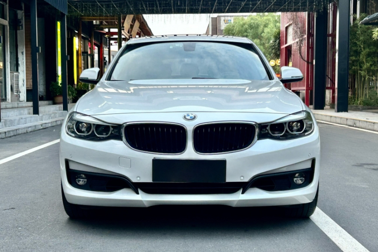 宝马3系GT 2019款 320i 时尚型车身外观6002