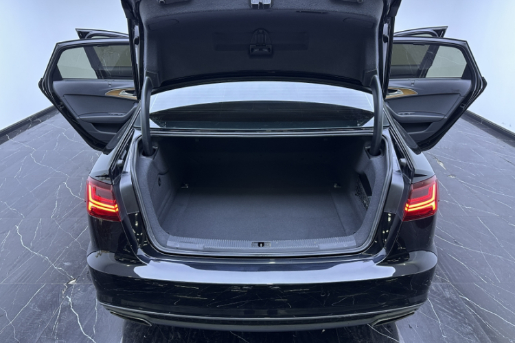 奥迪A6L 2018款 30周年年型 30 FSI 风尚型局部细节23