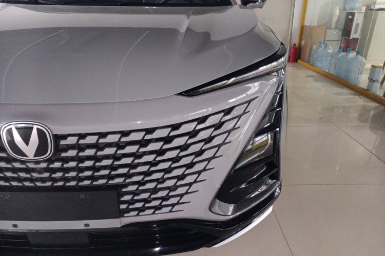 长安UNI-T 2023款 第二代 1.5T 尊贵型车身外观6003