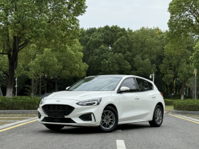 福特 福克斯 2021款 两厢 EcoBoost 180 自动锋潮型