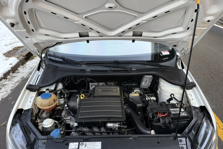 大众 桑塔纳 2019款 1.5L 手动风尚版 国VI中控内饰7001