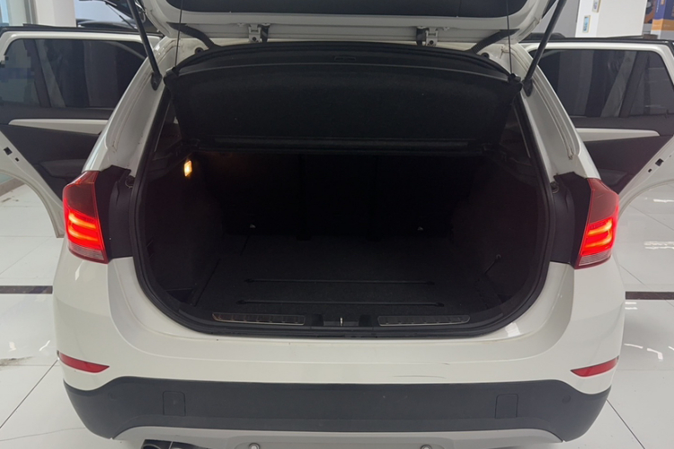 宝马X1 2014款 sDrive18i 时尚型局部细节23