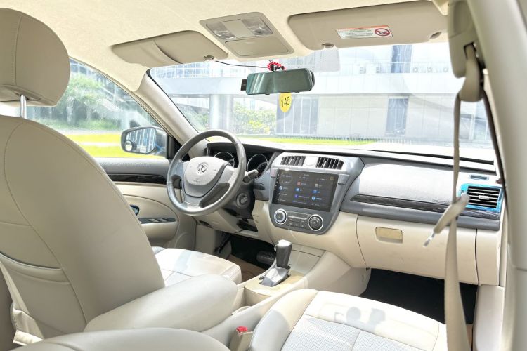 东风风神A60 2016款 1.6L 自动豪华型中控内饰7006