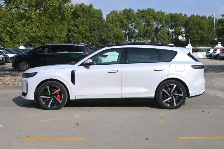 岚图汽车 岚图FREE 2025款 FREE+ 后驱乾崑版车身外观6004